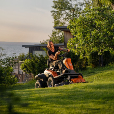 Tondeuse autoportée coupe frontale à batterie Husqvarna R200iX AWD